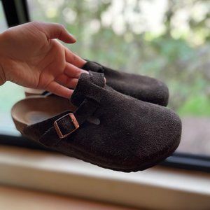 BIRKENSTOCK BOSTON CLOGS SOFT FOOTBED- GENTLY USED
